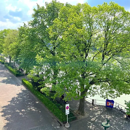 Riverside Apartment Basel